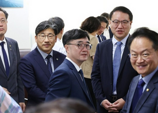당정 "추경 1·2차 35조원 근접…전국민 민생회복지원금 반영"