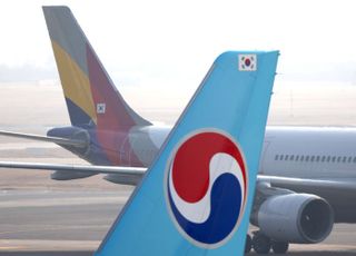 대한항공·아시아나, 마일리지 털어내기 안간힘…통합안 재제출 언제길래?