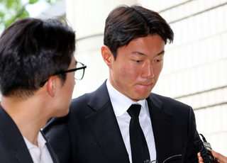 '불법촬영' 황의조 2심 시작…"국가대표 헌신 고려" vs "공탁 참작 안 돼"