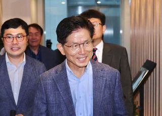김문수, 차기 당 대표 출마설에 "전혀 생각한 바 없다"