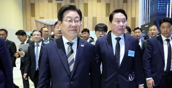최태원의 AI 중심 성장전략, 李 지원사격으로 엔진 달았다