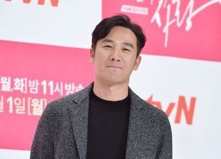 윤혜진, 남편 엄태웅 9년만 복귀에 감격…"기적같은 순간"