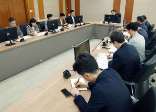 정은보 거래소 이사장, 美 이란 공습에 ‘긴급 시장점검회의’ 주재