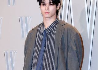 굳건하던 팬덤, 열애설에 '와르르'…케이팝, 정말 '유사 연애' 시장일까 [D:이슈]