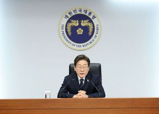 [속보] 李대통령 "중동 상황 매우 위급…전 부처 비상 대응체계"
