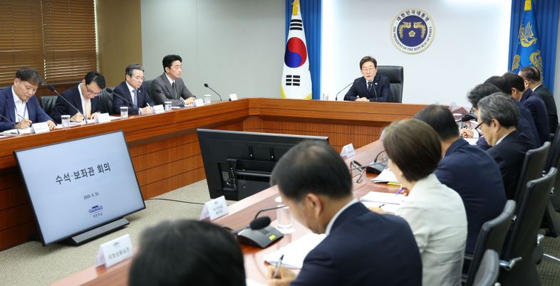 李대통령 "중동상황 매우 위급…대통령실·전 부처 비상대응 체계"