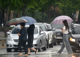[내일 날씨] 우산 챙기세요… '낮 최고 30도' 전국 장마 시작