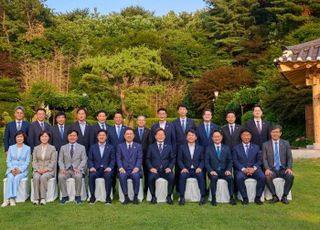 李대통령, 與 원내지도부와 만찬…"마칠 때 지지율 더 높은 대통령 되겠다"