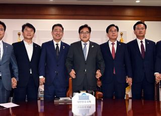 여야, 26일 본회의 합의…법사위원장 재배분 '평행선'