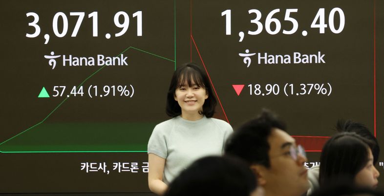 코스피도 3년 9개월 만에 3100선 돌파