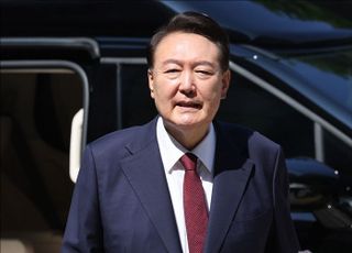 尹변호인단 "특검, 출석요구 없이 기습적 체포영장 청구…정당한 절차 따른 소환 응할 것"