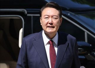 [데일리안 오늘뉴스 종합] 내란 특검, 尹 체포영장 청구…특수공무집행방해 혐의, 尹변호인단 "특검, 출석요구 없이 기습적 체포영장 청구…정당한 절차 따른 소환 응할 것" 등