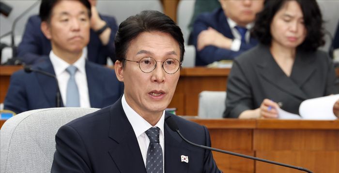 사상 첫 '무증인' 청문회… 김민석, 여야 공방 속 첫날 검증대 올라