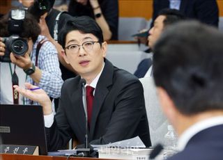 "문제제기부터 법안발의까지"…'저격수' 주진우, '청문회 스타'로 부상