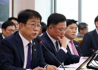 국토부 장관 “가덕신공항 불참 현대건설, 제재 검토 중”