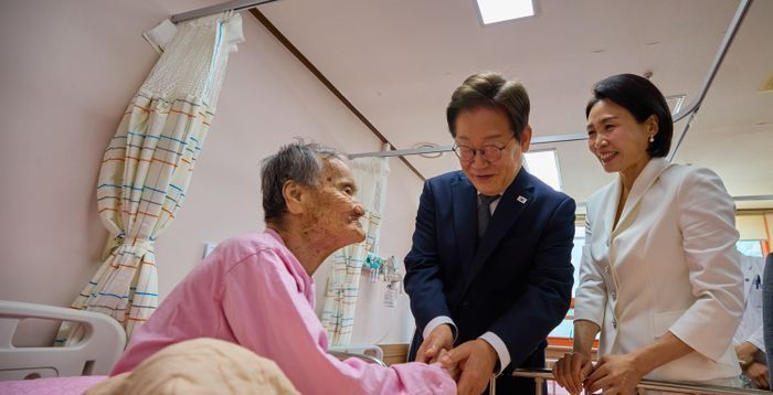 "김혜경 여사 약속 지켰다"…李대통령 부부 소록도 방문