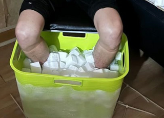 보험금 타려고 드라이아이스에 발을...결국 절단한 20대男