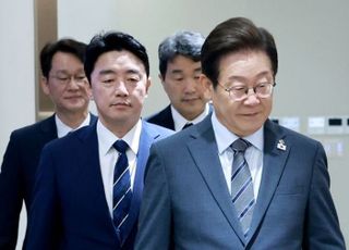 李대통령, 용산 대구탕집서 식사…"골목상권 살아야 경제·민생 살아"