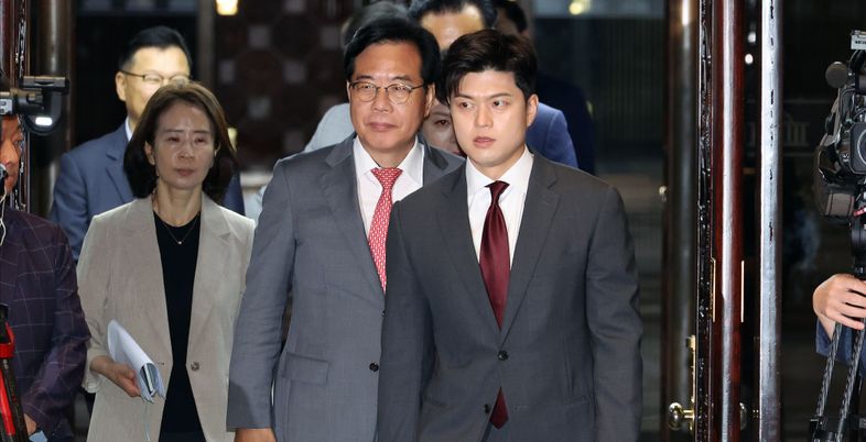 "혁신안이냐 혁신위냐"…재발한 당내 갈등에 두통 호소하는 국민의힘