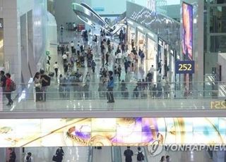 [속보] 인천국제공항 3층서 30대 남성 추락해 숨져…"출국 예정 인도네시아인"