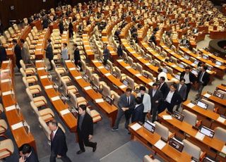 [속보] 국회 운영위원장에 김병기·법사위원장에 이춘석 선출…국민의힘 표결 불참