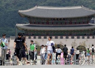 [오늘 날씨] 찜통더위 계속, 최고 체감온도 33도...불청객 '러브버그' 퇴치법