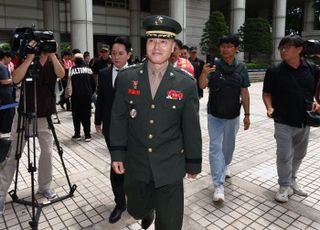 채상병 특검, 박정훈 항명 혐의 재판 넘겨받기로…"특검이 공소유지"