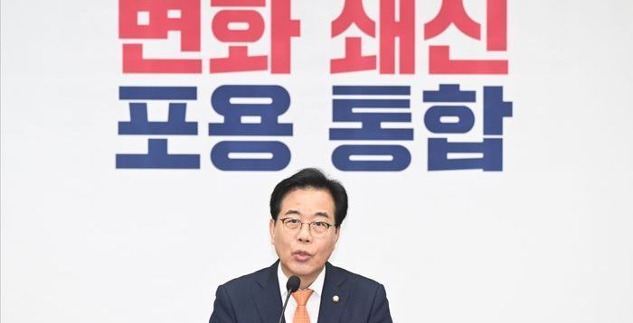 어깨 더 무거워진 송언석…'대여 투쟁·갈등 해소' 성과 낼까