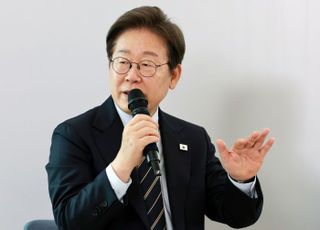 李대통령 변호인, '경기도 법카 유용 의혹' 사건 공판준비기일 연기 신청