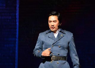 JK김동욱 "문화예술인 기본소득? 나 그냥 먼저 잘게" 李 저격