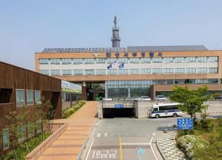 택시기사 살해 후 택시 몰고 도주한 20대 구속 송치
