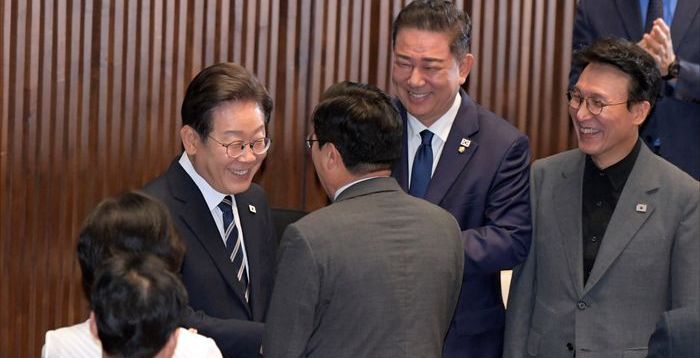 민주당 '민생 우선? 독주?'… 총리 인준 강행 임박, 야당 반격은 공회전