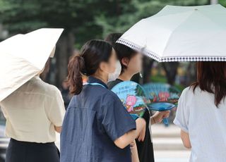 [오늘 날씨] 체감온도 최고 33도↑ 불볕더위...외출 계획 있다면 '이것' 지켜야