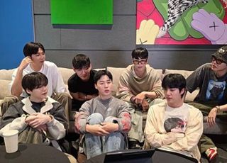 “초심으로 돌아간다”…BTS, 내년 봄 완전체 컴백 공식화