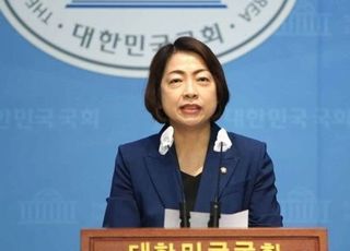 與 "8·2 전당대회, 10일 당대표 후보 등록"…선관위원장 3선 김정호