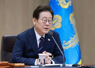 헌재, '李대통령 재판정지 위헌' 헌법소원 줄줄이 각하