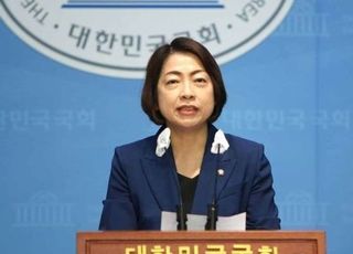與 "8·2 전당대회, 10일 당대표 후보 등록"…선관위원장 3선 김정호