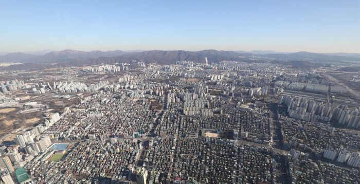 대출 막히고 실거주 의무까지…경매시장도 규제로 ‘찬물’