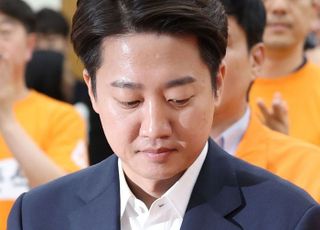 "이준석 의원직 제명하라" 청원 60만 넘었다