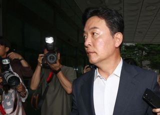 내란특검, '비상계엄 핵심 관계자' 김성훈·김주현 소환 조사
