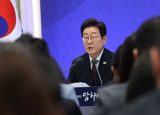 [속보] 李대통령 "색깔 같은쪽만 쓰면 위험…국민 하나로 모일 국정"