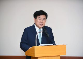 권오갑 HD현대 회장, 사장단 회의 “실적 편승 말고 냉철해야”