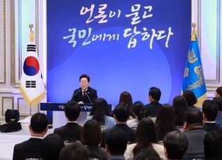 민주당, 李대통령 회견에 "정상 정부 확인…국민 기대 커져"