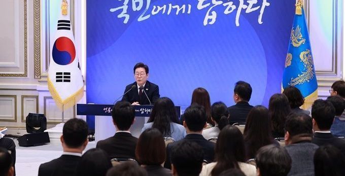 민주당, 李대통령 회견에 "정상 정부 확인…국민 기대 커져"