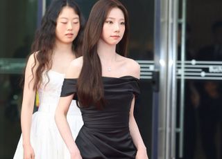 이여름, 조심스러운 발걸음