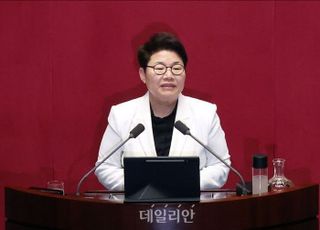 국회 기재위원장에 임이자 선출…"권력 독주·재정 정치화 방관하지 않겠다"