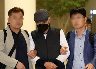 '황제 노역' 허재호 전 대주 회장, 탈세 혐의 기소 6년 만 재판 출석