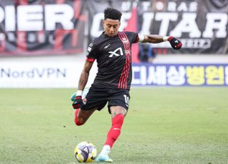 EPL 출신 린가드, 뉴캐슬과 대결 나설까…관건은 플레잉타임