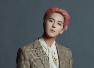 송민호, 지난달 교통사고…후유증 대비 병원行