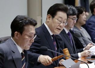 [데일리안 오늘뉴스 종합] 이 대통령, '주말 국무회의'서 31.8조 추경 의결 "최대한 신속 집행", 민생 소비 쿠폰, 21일부터 1차 지급...사용처는? 등